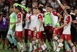 EL CICLON NO PUDO ANTE EL GLOBO
