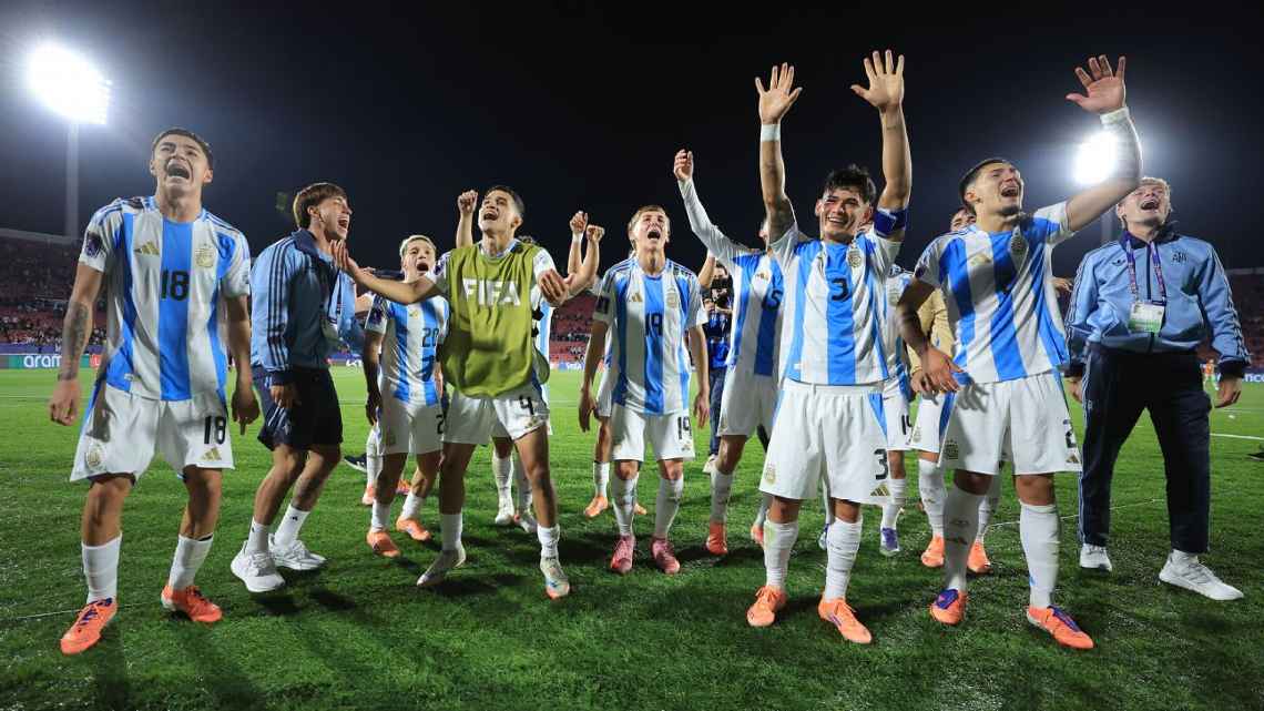 EL CAFÉ SE LO TOMÓ ARGENTINA 